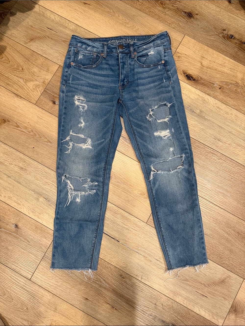 American Eagle Outfitters Distressed Blue Cropped Jeans